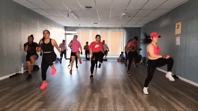 Cardio Dance Fitness/ Reggaeton (bellaqueo) смотреть онлайн