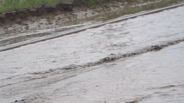 Качественно не получилось. Жители 115 микрорайона страдают из-за новой дороги смотреть онлайн