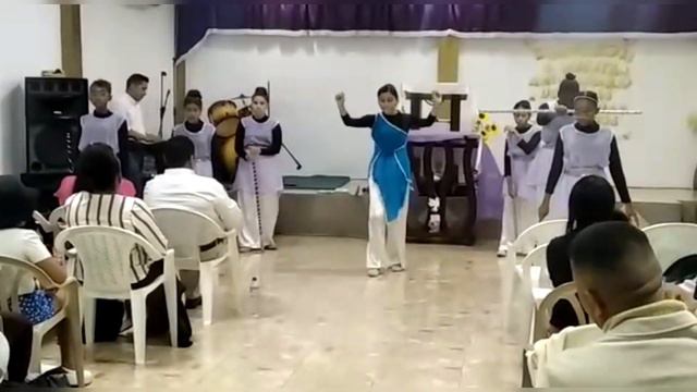Danza Cristiana "Guerrera, Guerrera que se levanten las guerreras" | Brithny Barreto смотреть онлайн