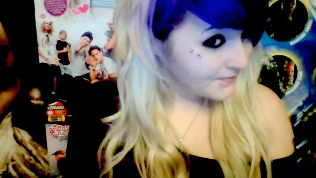 Anti Eyebrow Piercing! :D