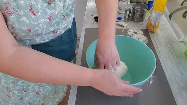 Светлана приготовила вкусные пирожки! Уехала с пирожками волонтёром смотреть онлайн