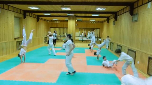 Боковая стойка на руках смотреть онлайн