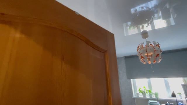 Белые глянцевые натяжные потолки в 3-х комнатной квартире. смотреть онлайн