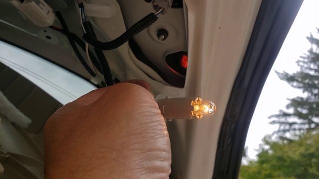 Toyota Venza Tailgate Bulb or Reverse Light bulb Replacement Change How to DIY смотреть онлайн