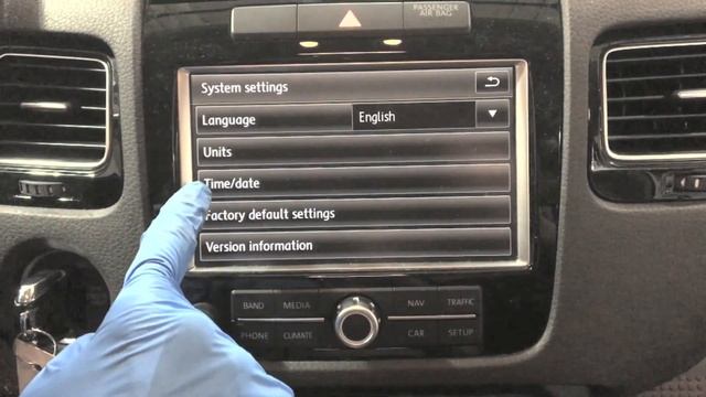 How To (Change Time on Volkswagen Touareg) смотреть онлайн