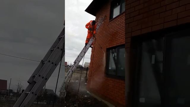 Удаление высолов с фасада с применением специальных средств смотреть онлайн