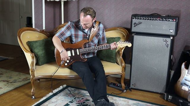 Fender Old Growth Redwood Statocaster смотреть онлайн