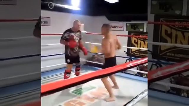 #gokhansaki / Cor Hemmers pad training combo K1 South Korea смотреть онлайн