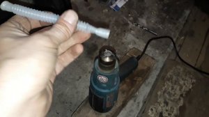 как надеть гофрированную трубку на топливный насос  в топливном модуле