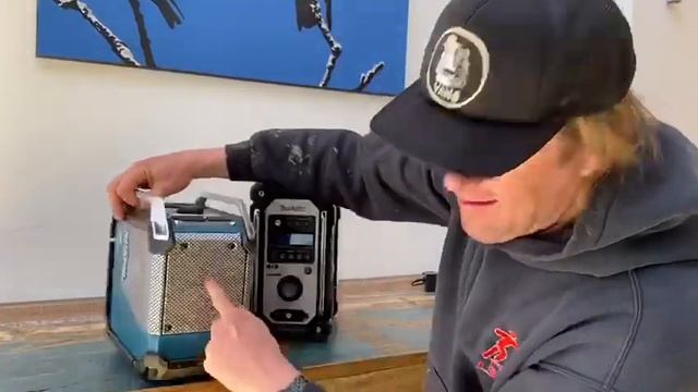 Makita Radio Review part 1 of 3, Old Vs New #makita #funnyreview #makitaradio #cordlessradio смотреть онлайн