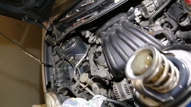 Замена термостата и антифриза Ниссан Вингроуд; HR15DE; 12 кузов. смотреть онлайн