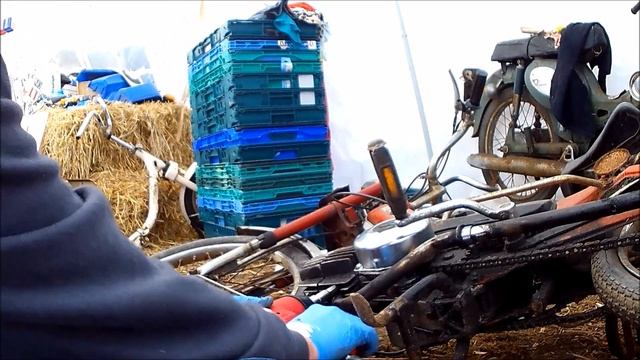 Learning how to remove and decoke a stock Puch Maxi exhaust pt1 смотреть онлайн