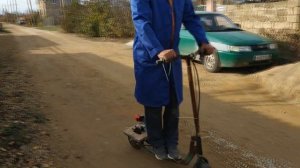 электросамокат на базе шуруповерта.electric scooter based on a screwdriver