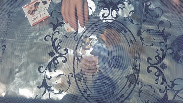 АСМР ASMR Неразборчивый шепот, звуки рта, немного шуршания смотреть онлайн