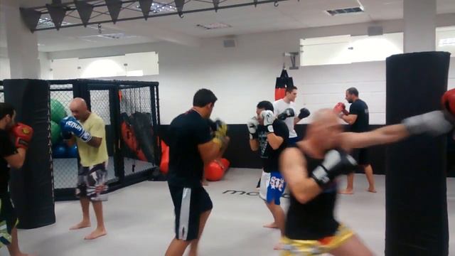 Boxe Artmann - Escola de Combate dirigida Seminário Isidoro Nicolas смотреть онлайн