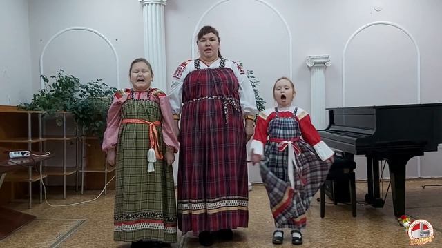 Онлайн-фестиваль семейного творчества «Уродилась Коляда накануне Рождества». Семья Семёновых. смотреть онлайн