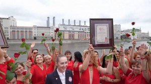 г. МОСКВА 8 ИЮЛЯ 2023г. ПРОЕКТ В КРАСНЫХ ПЛАТЬЯХ СТАВИТ РЕКОРД РОССИИ НА КРАСНОЙ ПЛОЩАДИ!