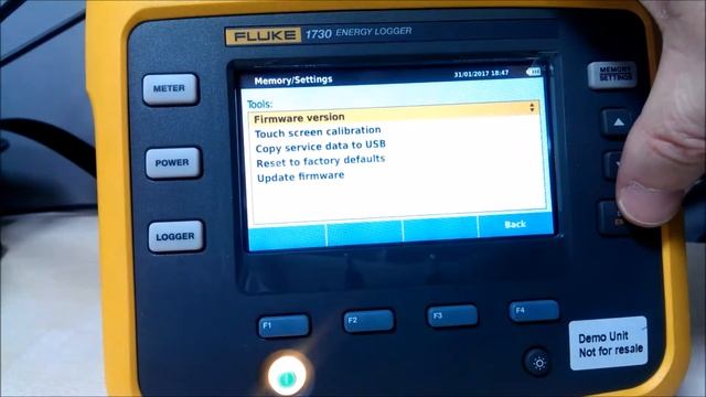 How to verify the firmware version of a Fluke 1730 Energy Logger смотреть онлайн