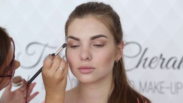 Макияж и прическа для выпускницы из школы смотреть онлайн