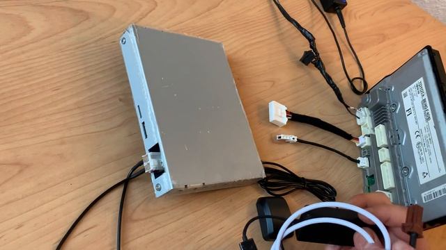 Wireless CarPlay And Android Auto Kit For Toyota Touch 2 Car Radio.