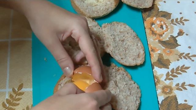 Ленивый Завтрак |Яйцо в Булочке| Еда Без Труда| смотреть онлайн