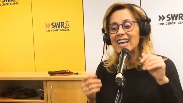 Lara Fabian''We Are the Flyers''acoustic 2017 - Radio SWR1 смотреть онлайн