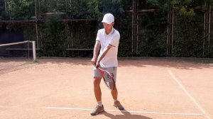 Уроки большого тенниса. Методика постановки двуручного удара слева backhand в большом теннисе.