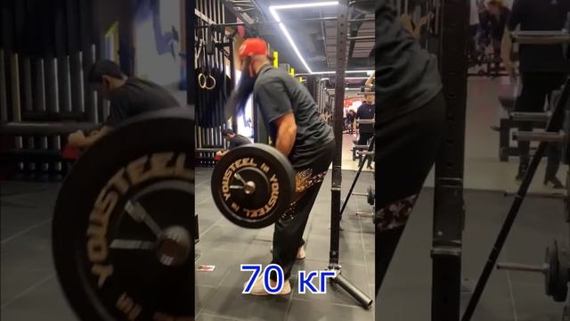 Строгий подъём штанги на бицепс