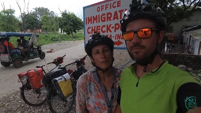 1500 kms to happiness - Day 19 - into Nepal смотреть онлайн