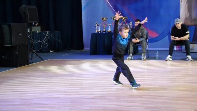 semifinal Orlan Stepa vs bboy Power Jet - брейкданс чемпионат г.Москва смотреть онлайн