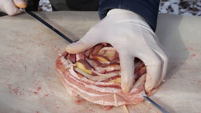 КАРТОФЕЛЬ со свиной ГРУДИНКОЙ на УГЛЯХ. Рецепт закуски из свиной грудинки с картошкой.( eng sub ),字 смотреть онлайн