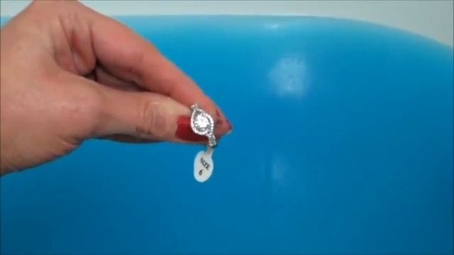 Домохозяйка из Умани нашла золотое кольцо за 5,500 грн в обычной бомбочке для ванной! смотреть онлайн