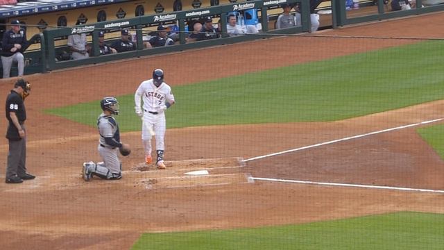 Alex Bregman at bat (base hit)... Astros vs. Yankees...4/8/19 смотреть онлайн