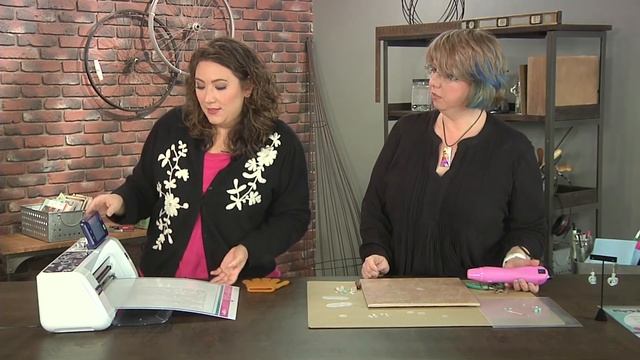 Jenn Mason designs contemporary earrings on Make It Artsy (107-2) смотреть онлайн