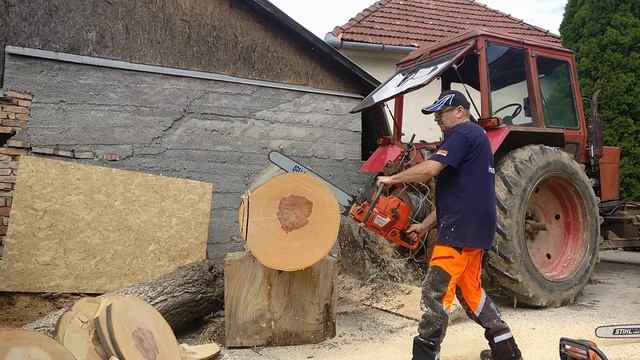 Husqvarna 592 XP VS. Husqvarna 390 XP.