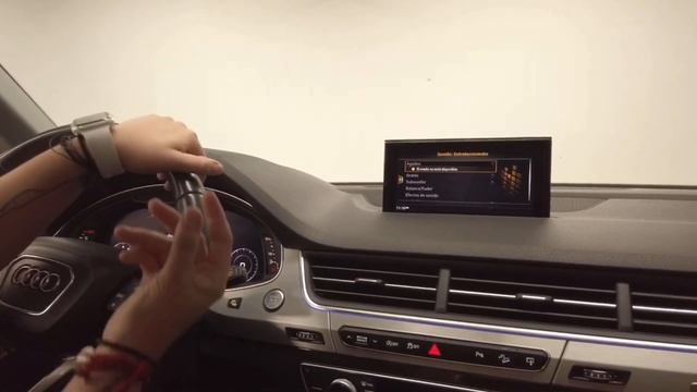 Audi Q7 3.0T Quattro смотреть онлайн