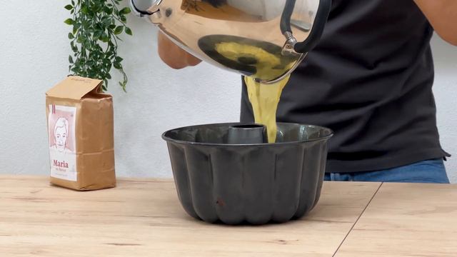 EIERLIKÖR GUGELHUPF mit BUTTER | Einfaches Rezept | weiße Canache Glasur | Christopher Lang смотреть онлайн