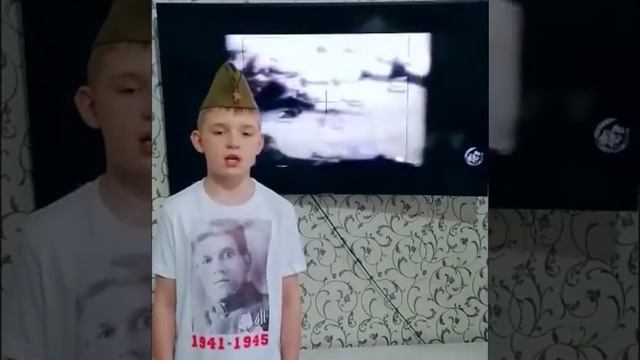 Андрей Дементьев "Баллада о матери" (читает Сиднивец Александр, 2 класс) смотреть онлайн