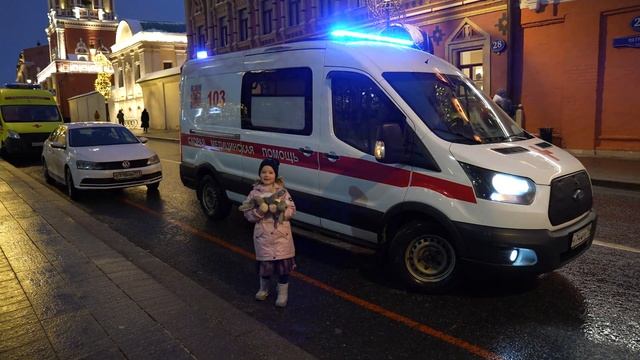 Сказка про зайчика Раз, два, три, четыре, пять, вышел зайчик погулять. Вика и папа. ENG SUB смотреть онлайн