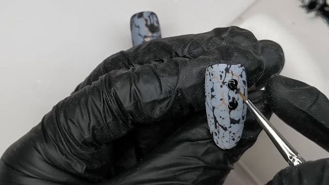 Bидеоурок. Простой и быстрый дизайн ногтей с эффектом кракелюр. Мастер-класс по росписи на ногтях. смотреть онлайн