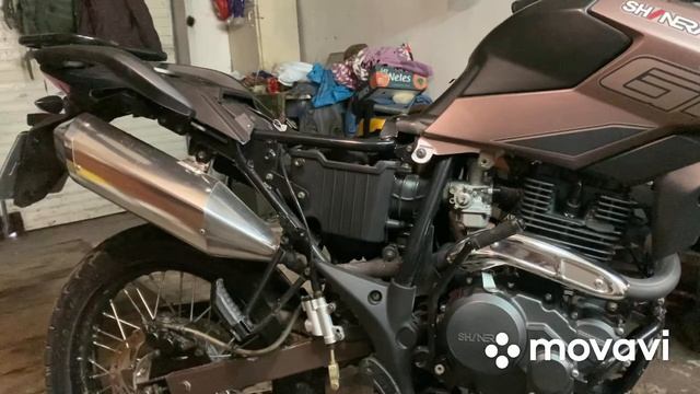 SHINERAY XY250GY-6C Обслуживания цепи. Снимаем пластик. Рассказал про резину