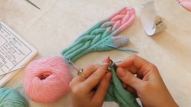 Как связать Варежки с анатомическим пальцем Варежка спицами смотреть онлайн
