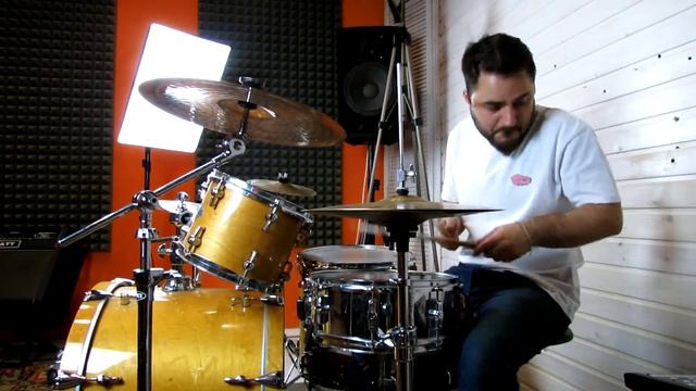 Играю под: Ed Sheeran - Shape of You смотреть онлайн