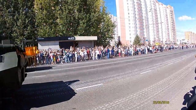 Праздничный Парад военной техники к 75 ти летию со дня Освобождения Курска на Курской Дуге смотреть онлайн