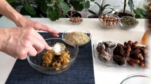 Домашние конфеты из сухофруктов и орехов.