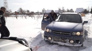Nissan R'nessa (Рнесса) 4WD в снегу