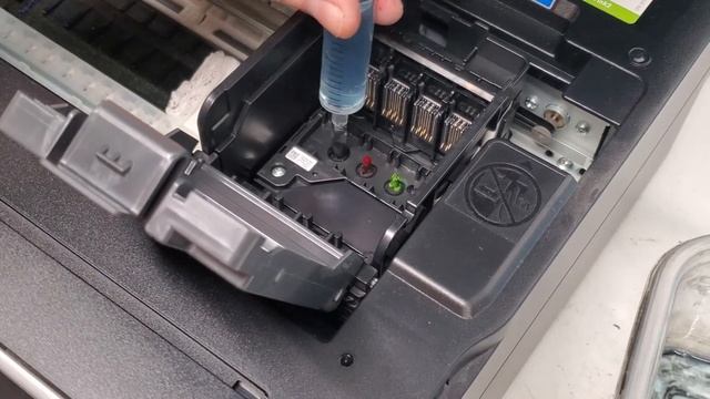 How to Manually Clean an Epson Workforce Printhead 633, 545, 635, 645 Printer with 126 and 127 Ink смотреть онлайн