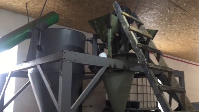 Линия по производству кирпича на базе пресса TITAN 80L смотреть онлайн