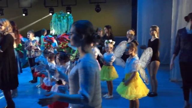 «СарГрад» «Новые приключения Лили или путешествие в страну красок» закулисье перед началом Спектакл смотреть онлайн