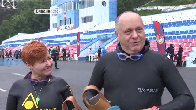 Во Владивостоке состоялся марафонский заплыв через Амурский залив смотреть онлайн